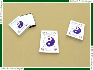Miniature de boîte carton sur-mesure pour jeux de cartes, tarot, oracle et cartes éducatives, personnalisable en format et design