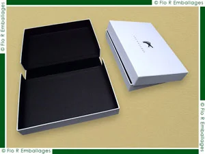 Miniature coffret carton premium toile blanche pour dossier commercial et communication